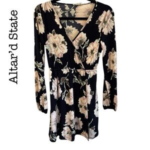 ✨🌸 Altar’d State- Navy Blue with Pink Floral Print Dress 👗 Size Small